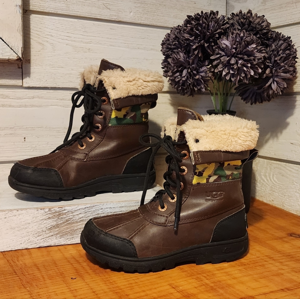 UGG Kids Butte II sz 13 Animal Camo